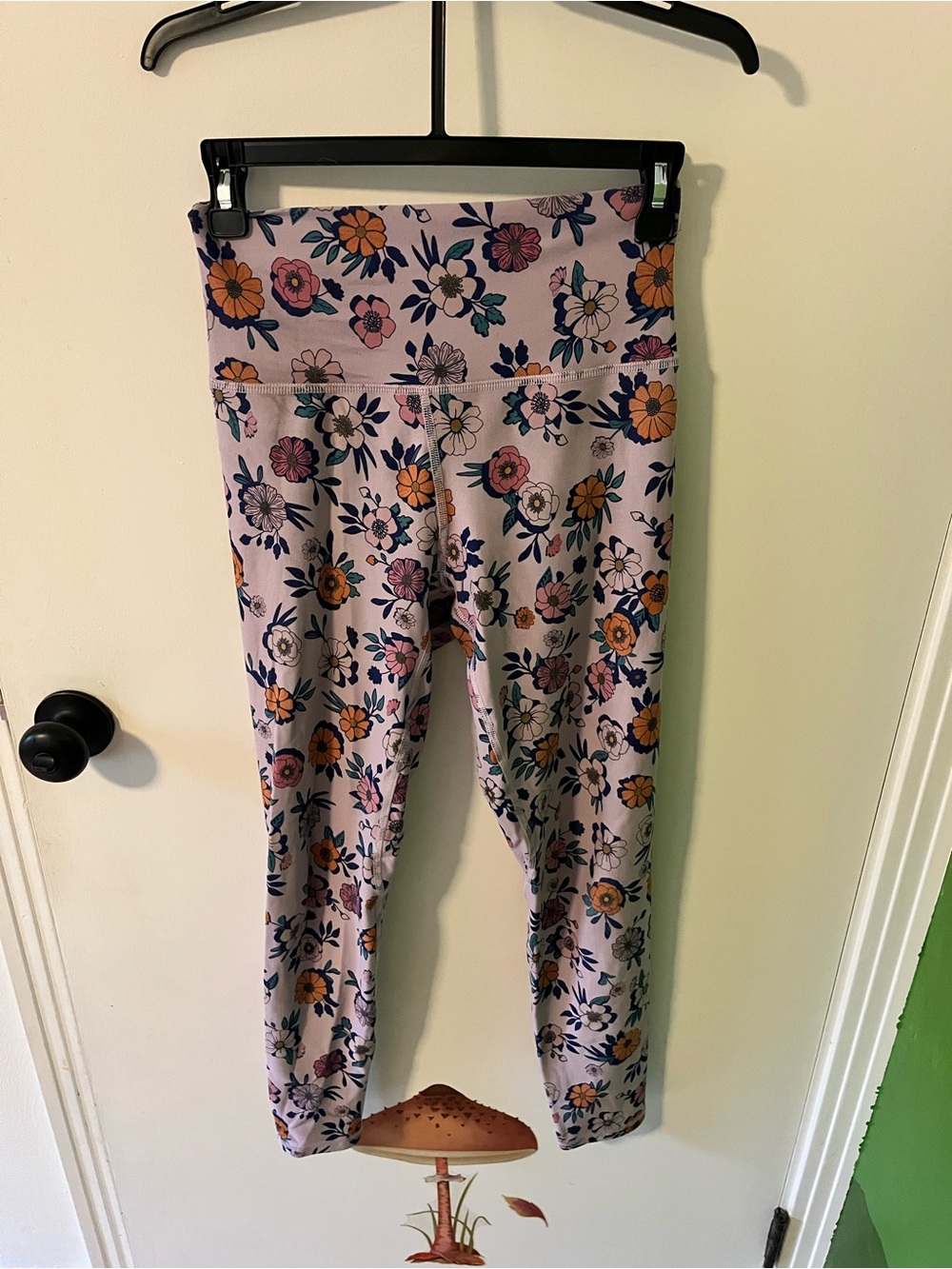BECCO Lavender Floral Leggings with Multicolor Blooms